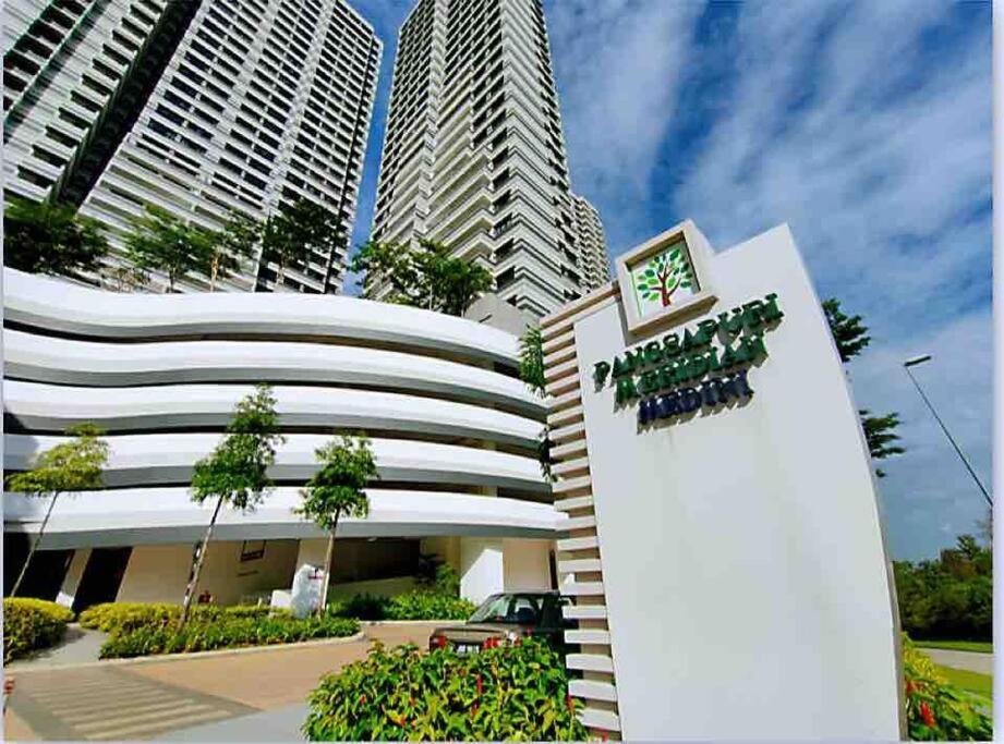 Legoland Jb Aghome Medini 3Room8Pax Bukit Indah Нусаджая Екстериор снимка